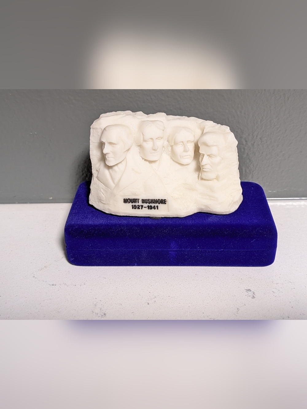 White Mount Rushmore Replica Sculpture - Home Accent Souvenir